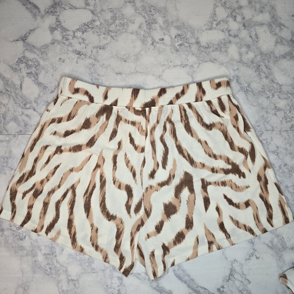 Colsie 3-Piece Pajama Set Animal Print Medium Lounge Set - Picture 8 of 16